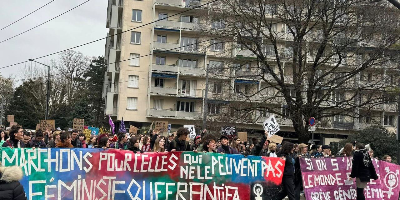 Manifestation féministe du 8 mars à Grenoble