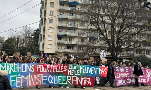 Manifestation féministe du 8 mars à Grenoble