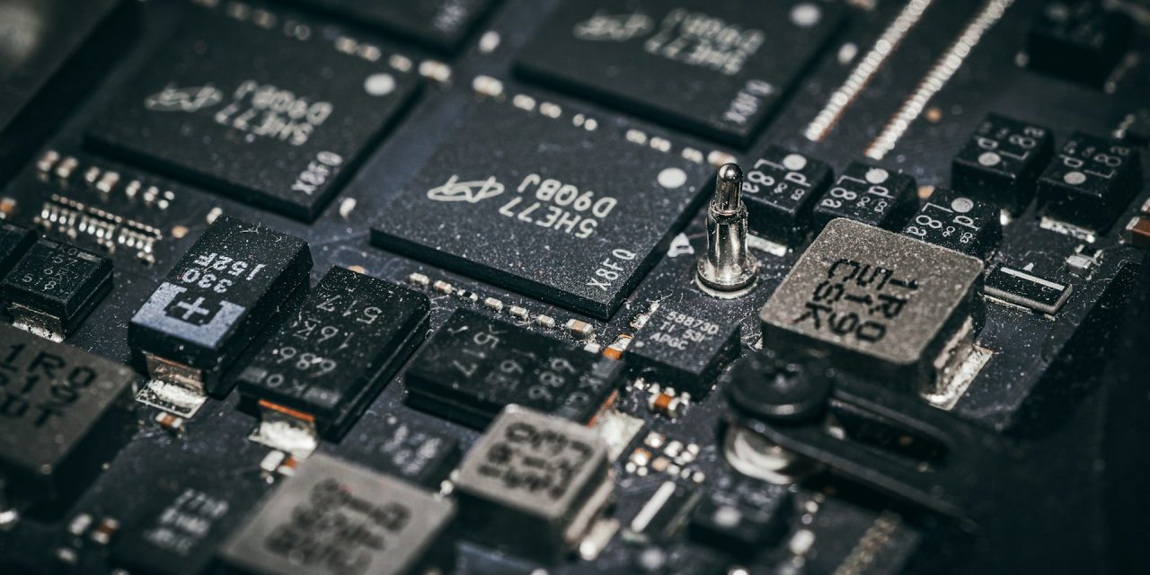 Conditionnons les aides publiques au secteur des semi-conducteurs !