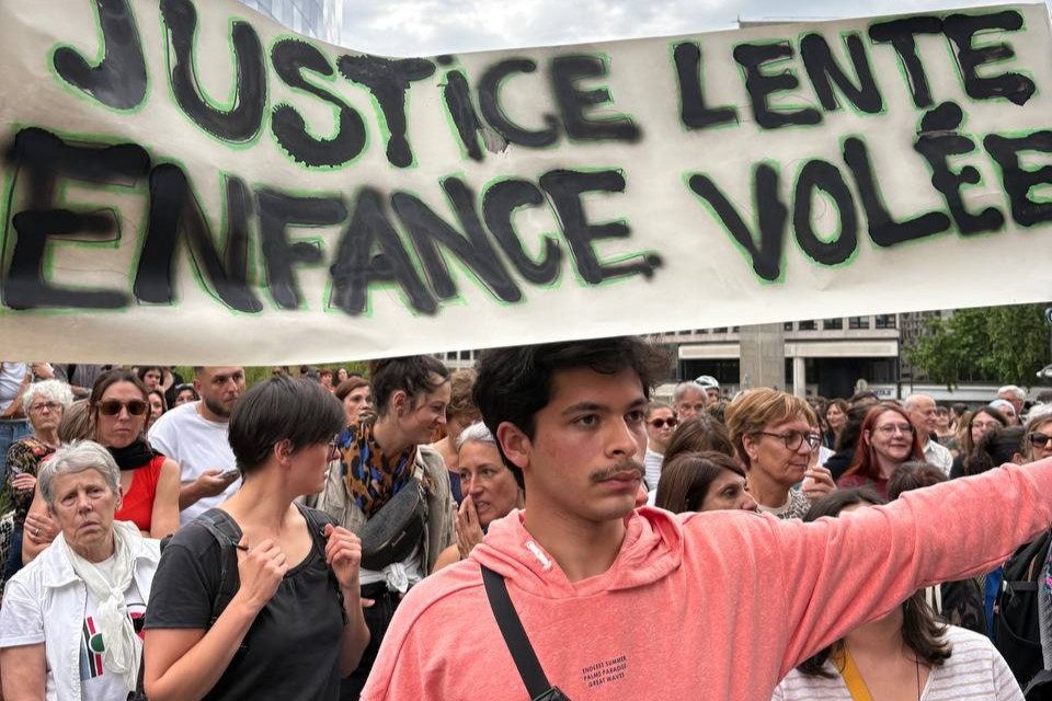 Affaire Lyhanna : Rassemblement devant le tribunal de Grenoble