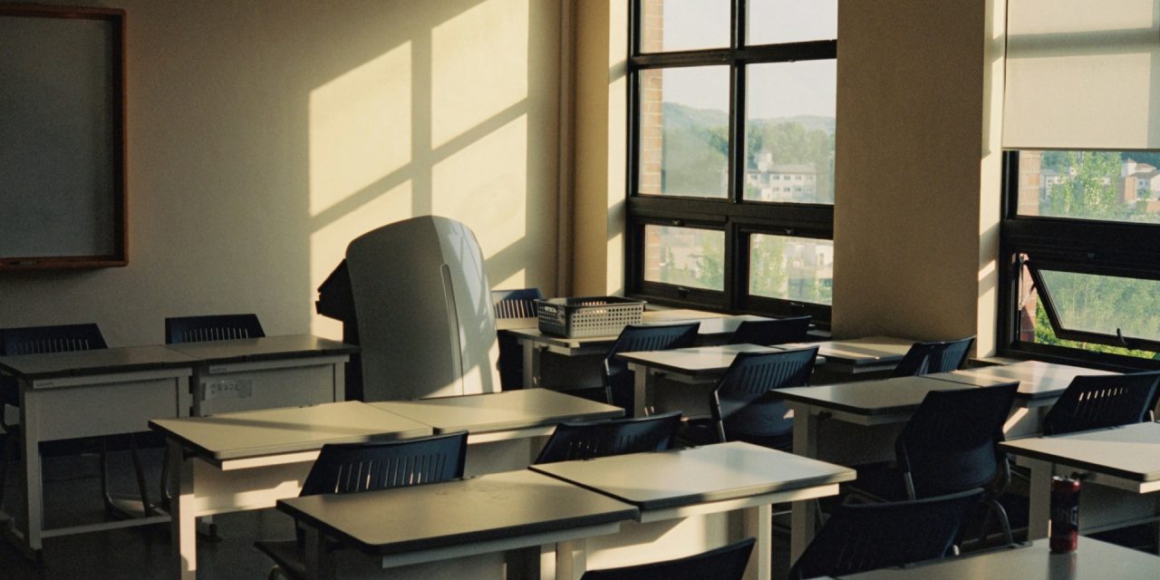 Canicules : le bâti scolaire doit être rénové !